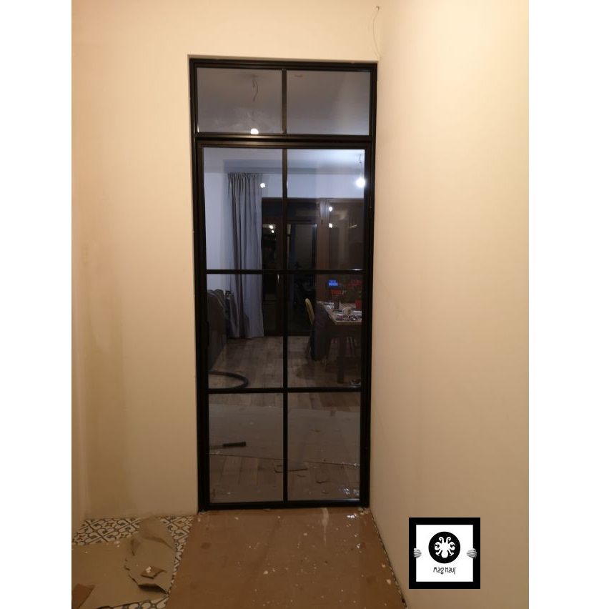 Szklane drzwi stalowe loft industrialne otwierane ze świetlikiem metalowe ze szkłem przeziernym Urszula S. | Warszawa