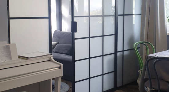 Producent szklanych loft ścian w Gdańsku ze szkłem mlecznym 
